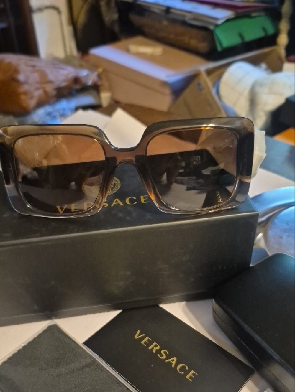 Authentic Versace Wemon's BrownFrame with Brown Gradient Lenses Sunglasses NWT. - Picture 2 of 9